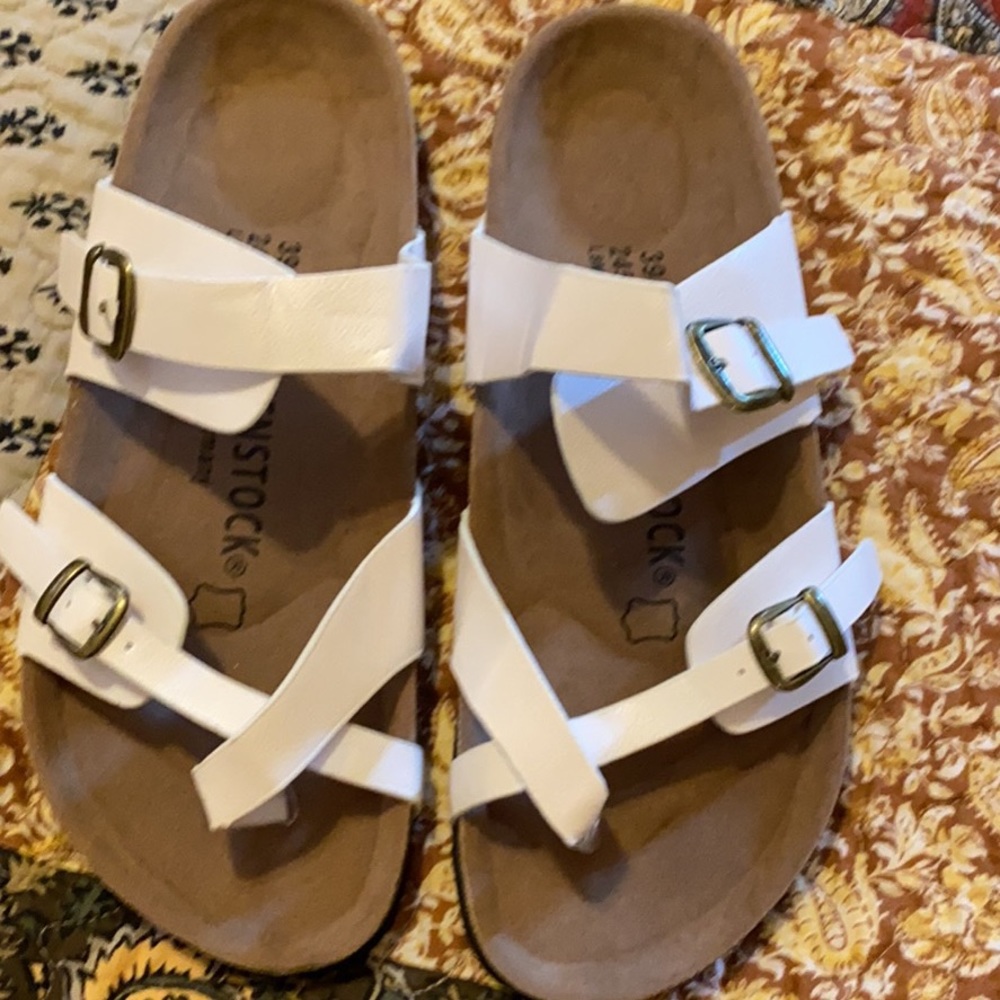 Ladies Birkenstock’s sz 39 fits like 37